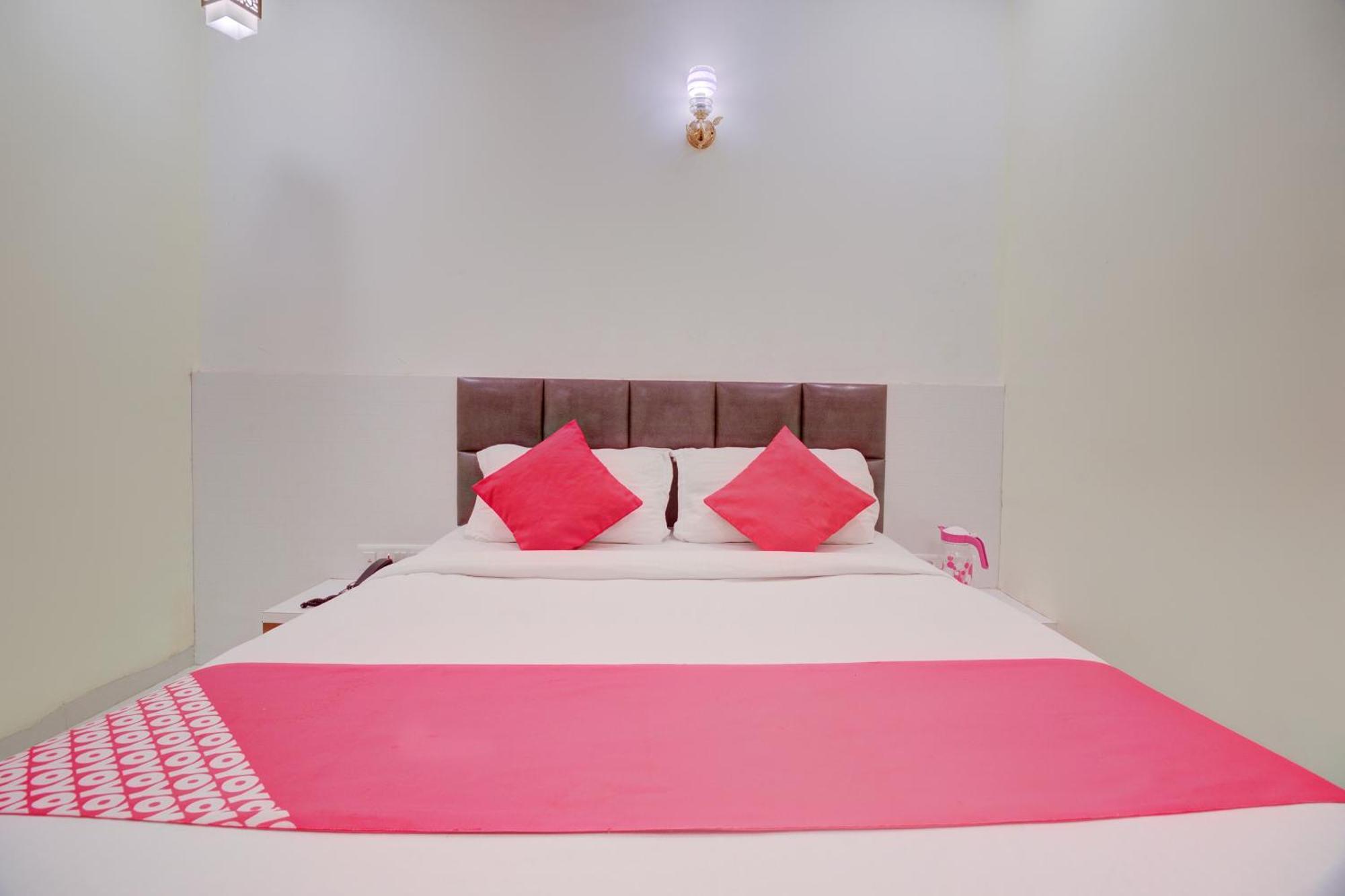Hotel O Royal Orbit Мумбай Екстериор снимка