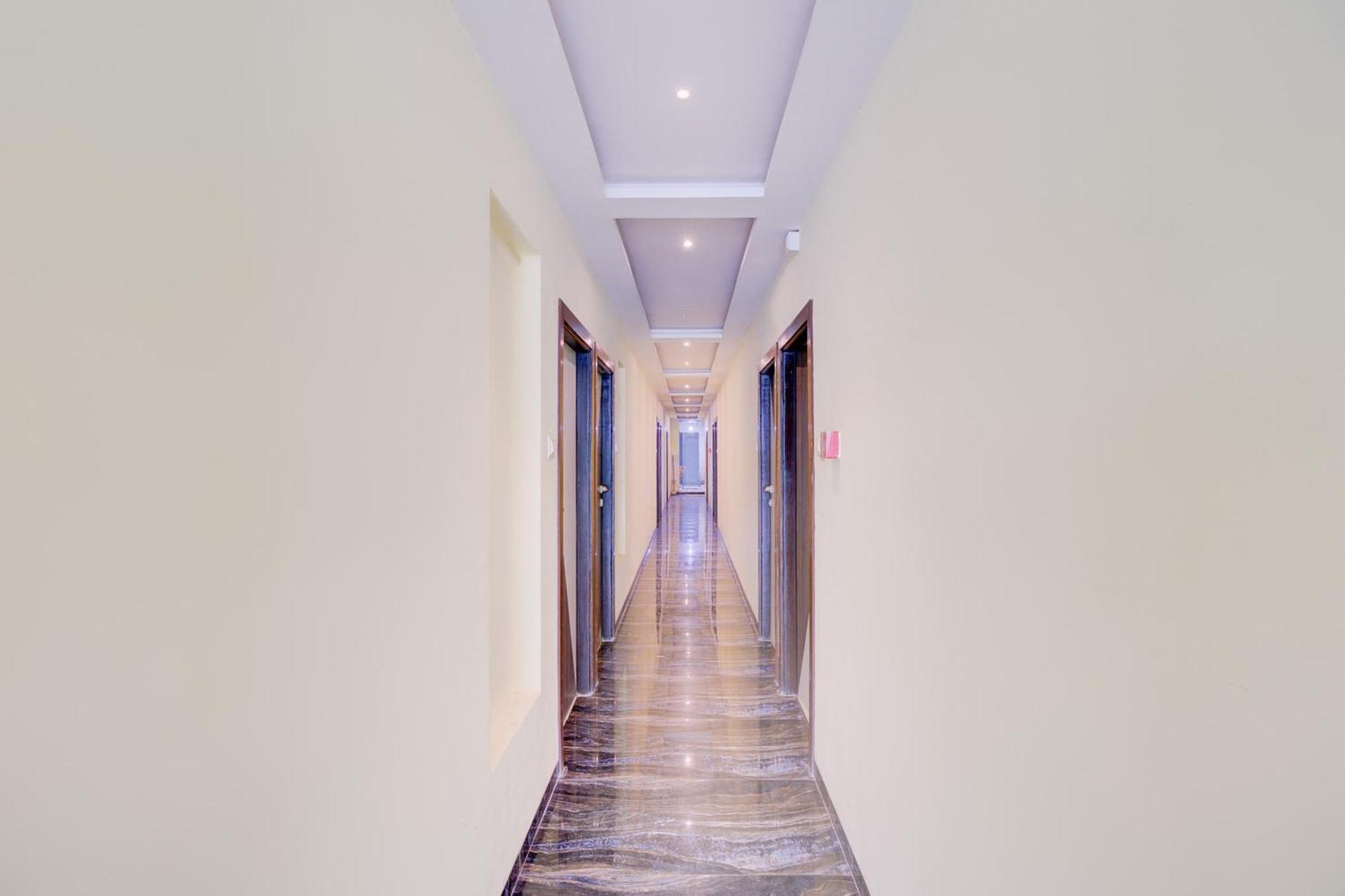 Hotel O Royal Orbit Мумбай Екстериор снимка