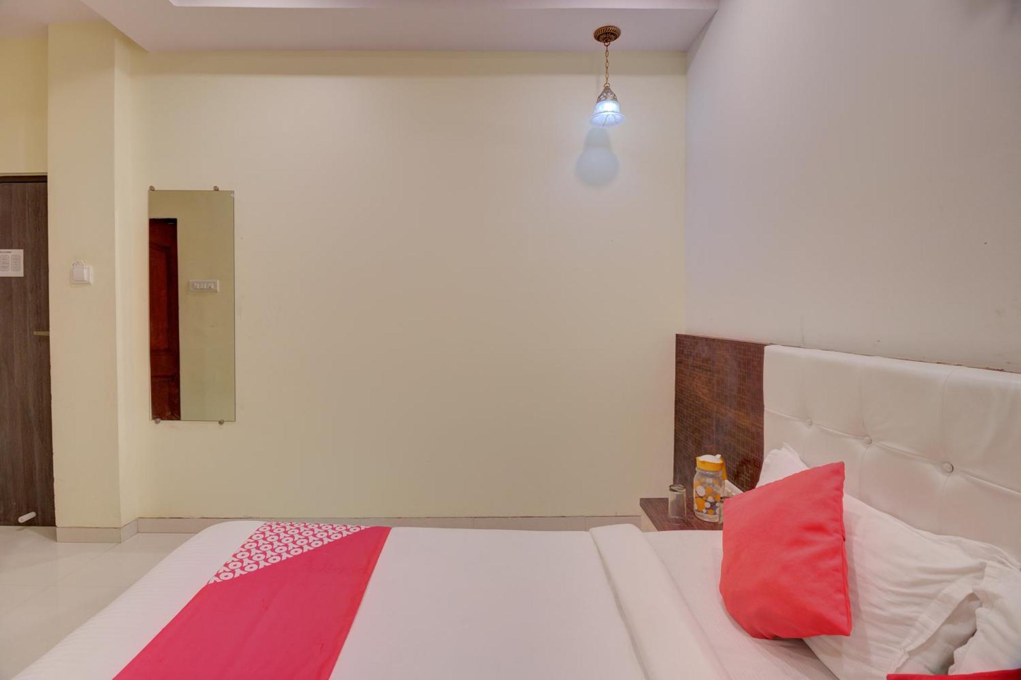 Hotel O Royal Orbit Мумбай Екстериор снимка