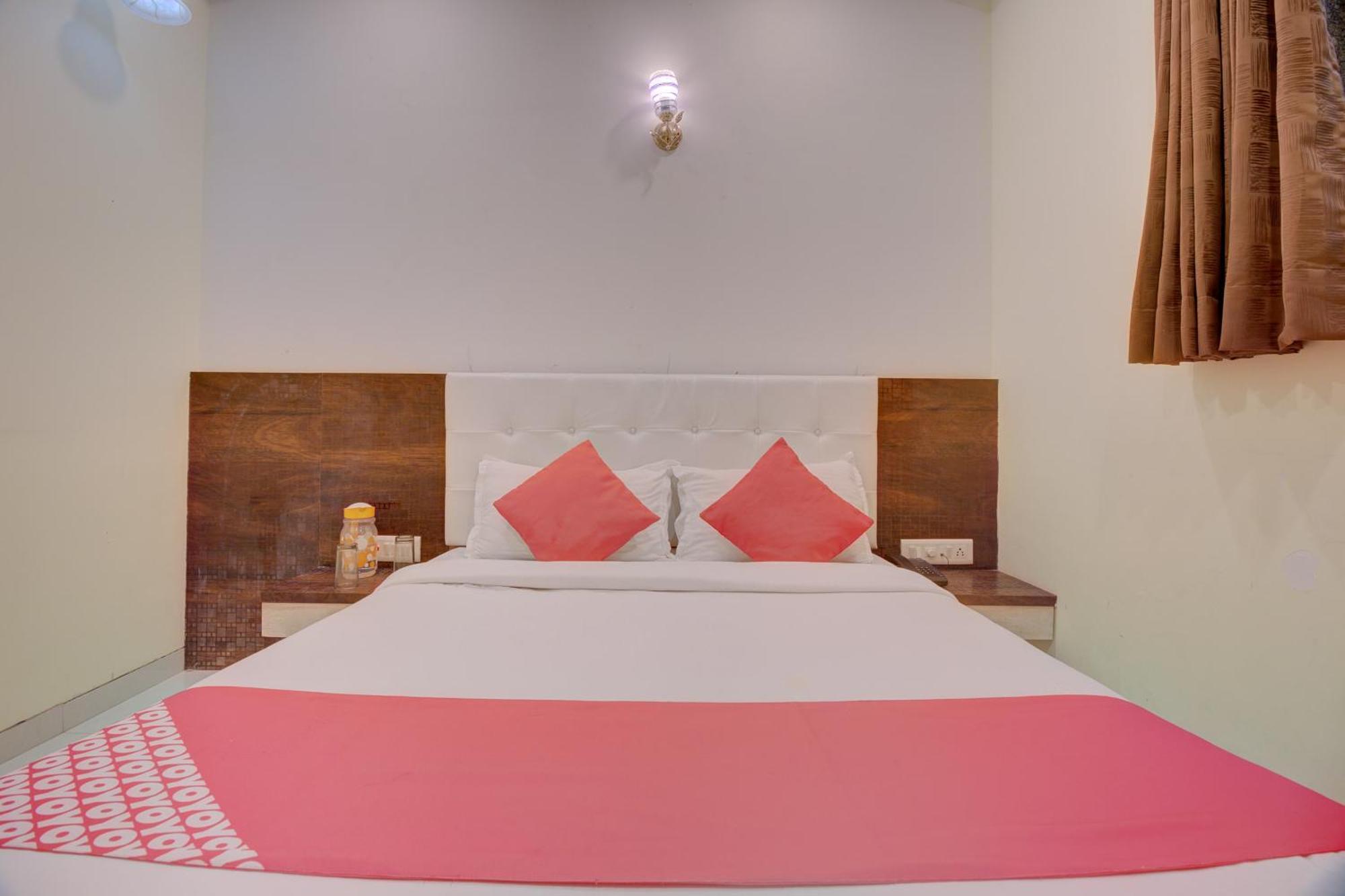 Hotel O Royal Orbit Мумбай Екстериор снимка