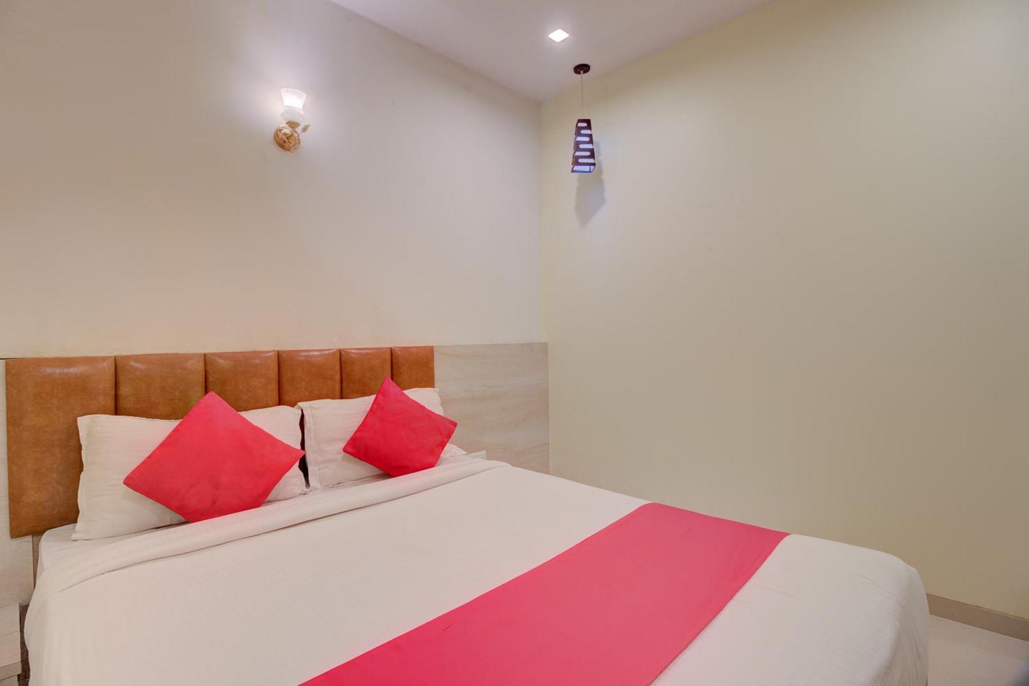 Hotel O Royal Orbit Мумбай Екстериор снимка