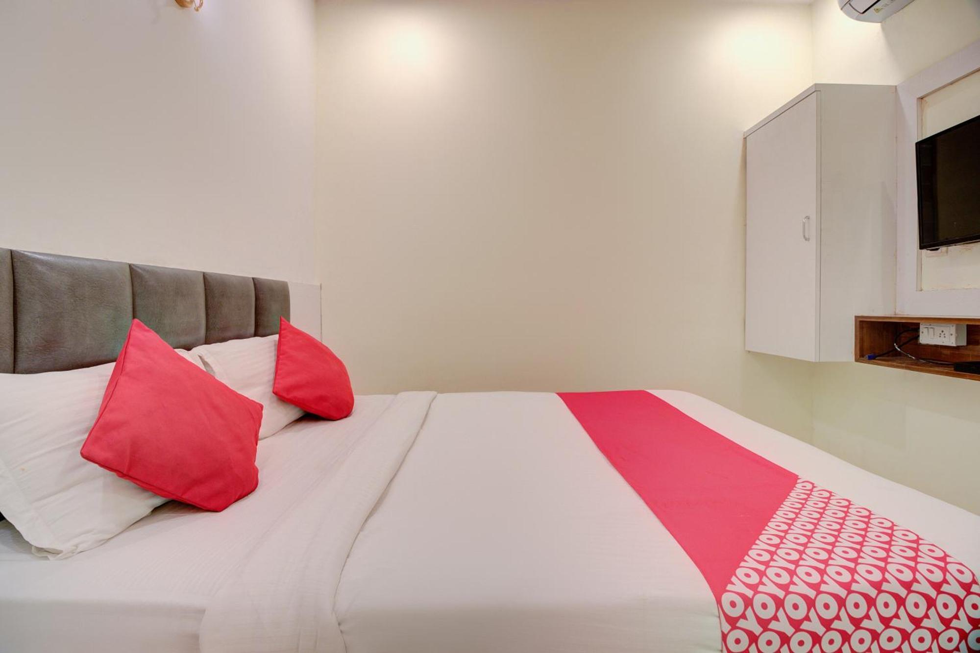 Hotel O Royal Orbit Мумбай Екстериор снимка